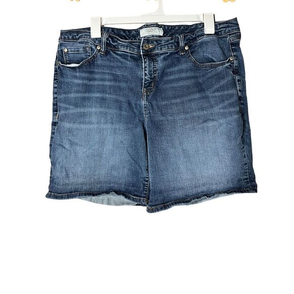 Torrid Jeans Shorts - Picture 1 of 6